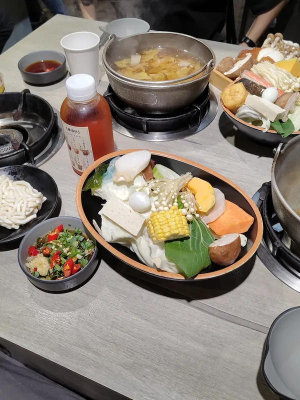 Vegetarian hotpot